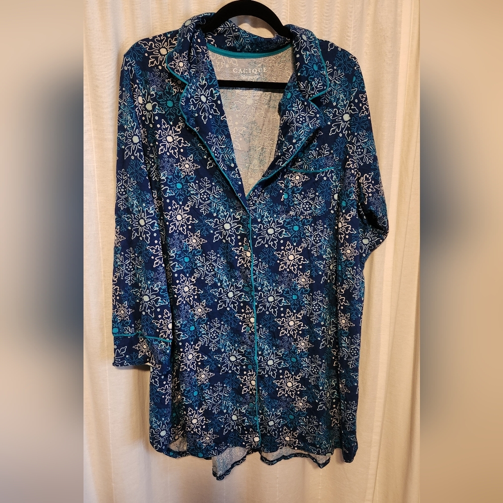 Snowflake sleep shirt